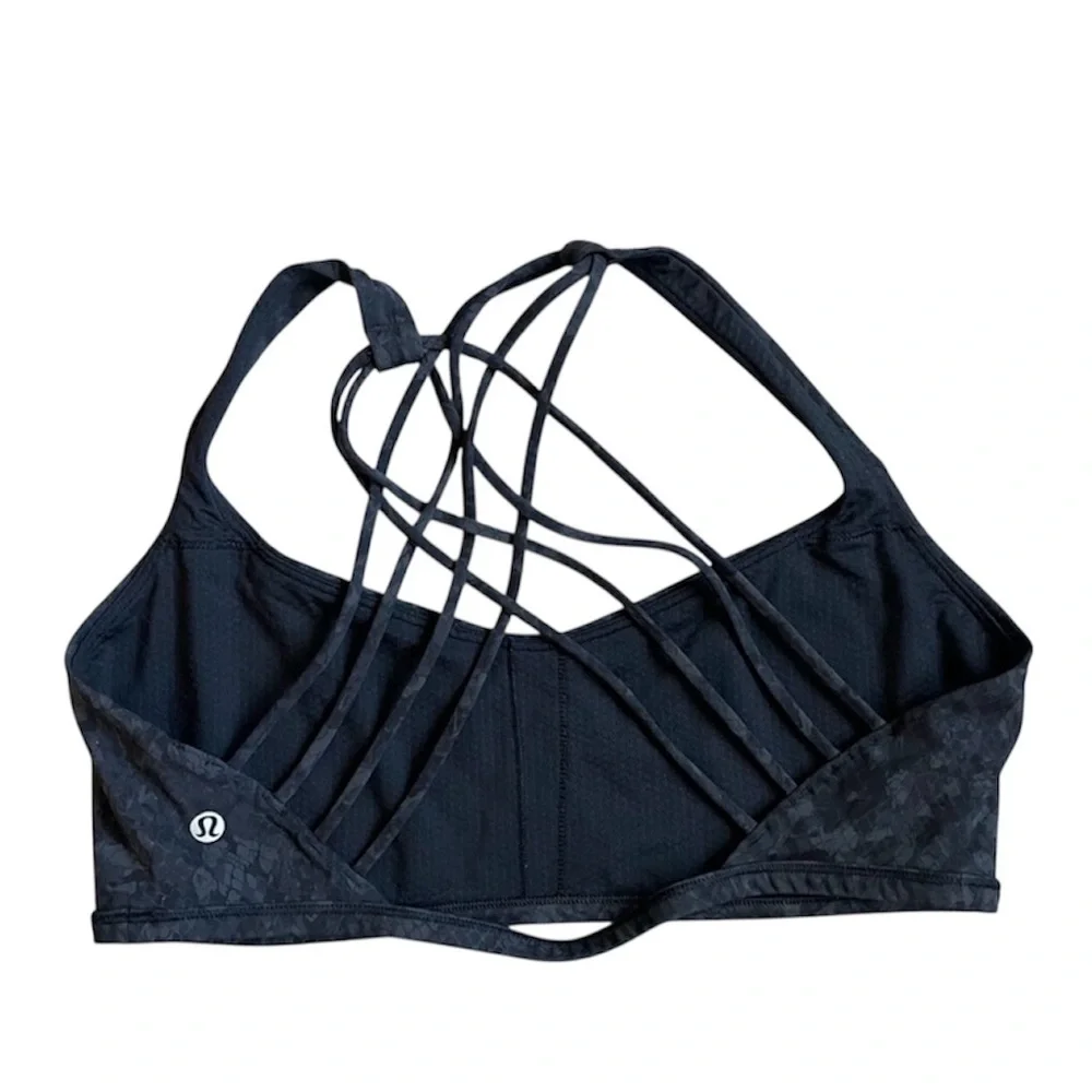 Lululemon Free To Be Bra Strappy Back  Sports Bra Size 6 - Picture 4 of 4
